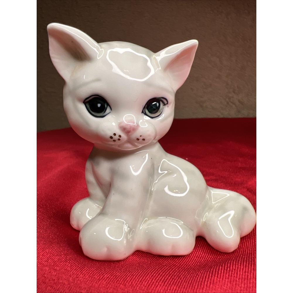 Russ Berrie & Co Gray Striped Kitten Figurine Green Eyes